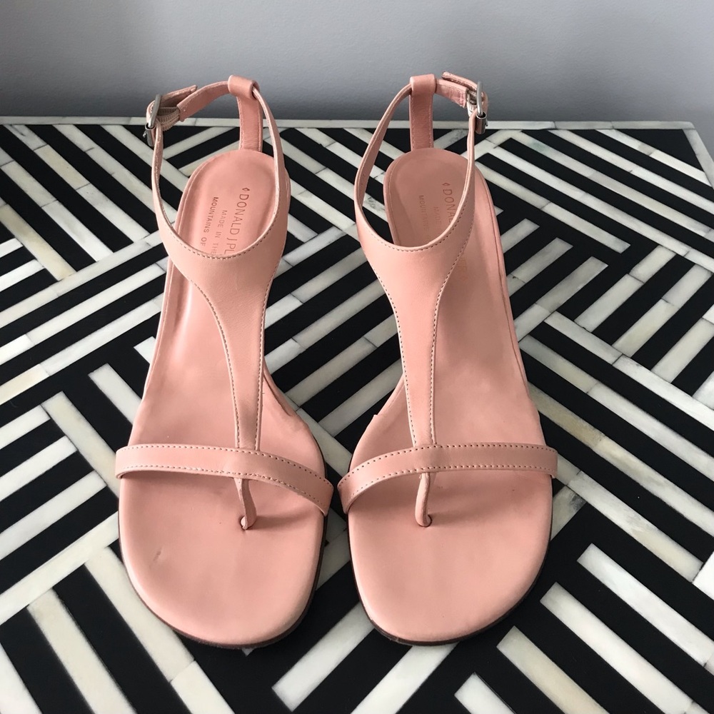 Donald J. Pliner T-Strap Kitten Heeled Sandals 7